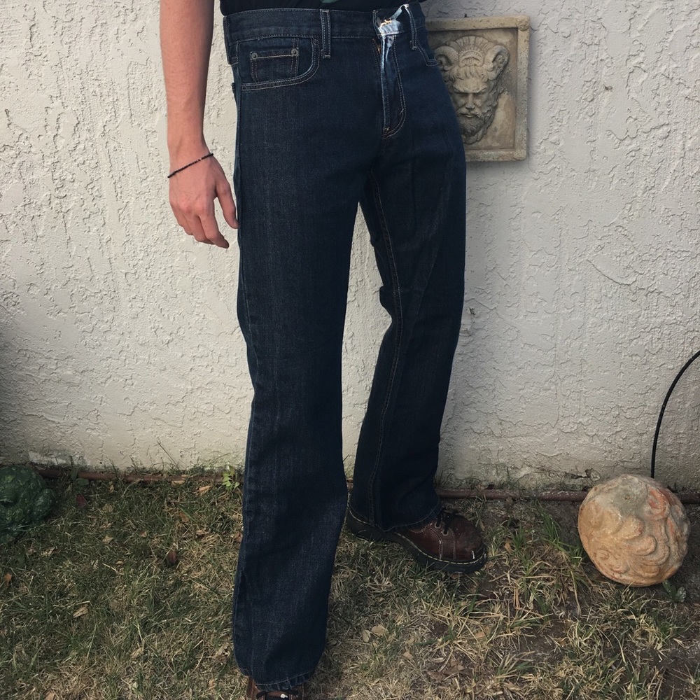 30x30 dark blue bootcut levi’s